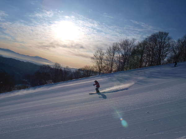 【GoTo対象】＜五竜＆47 1日券付＞国産牛ビュッフェ（夕朝食付）